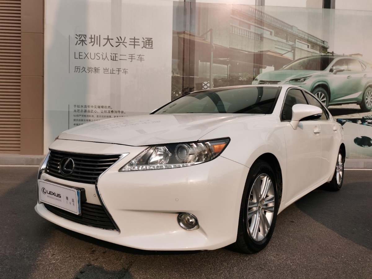 2013 Lexus ES (imported) 2.5 manual self-integrated elite version 120,000 kilometers