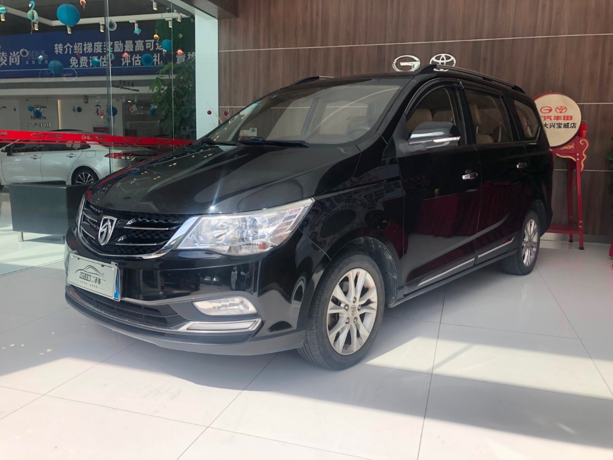 2016 Baojun 730 1.5T manual standard 7 seats 36,000 kilometers