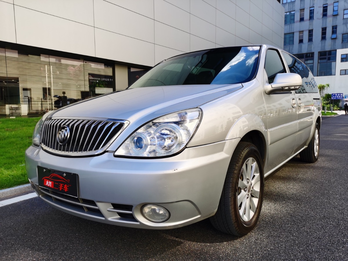 2013 Buick GL8 2.4 manual self-integrated comfort version 231,000 kilometers