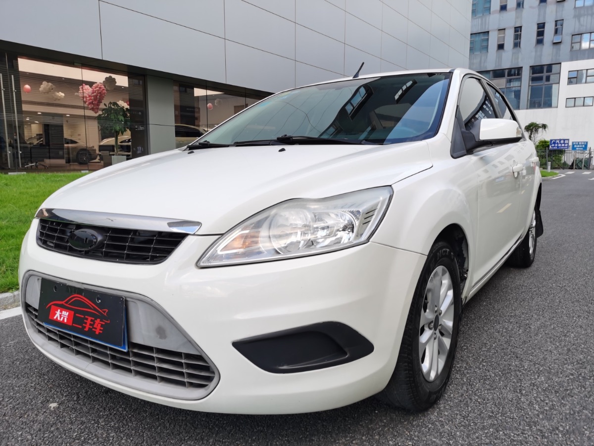 2012 Ford Focus 1.8 manual all-in-one basic model 96,400 kilometers