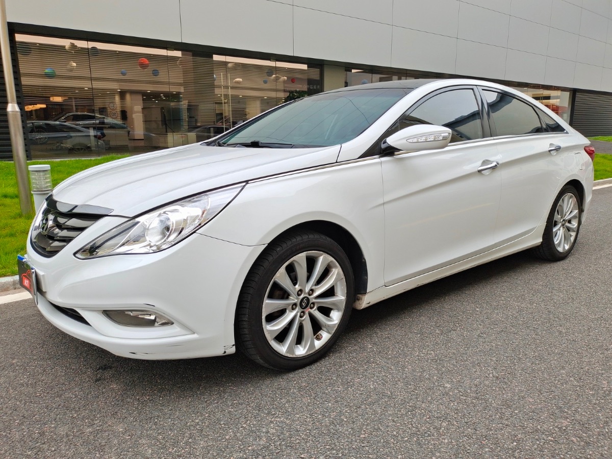 2011 Hyundai Sonata 2.0 Handheld ALL-in-ONE LUXURY Supreme Model 140,000 kilometers